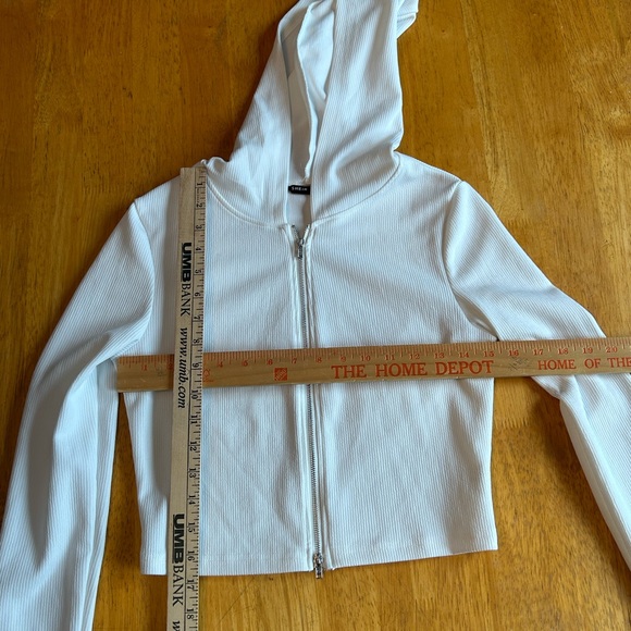 Zipper Top - Picture 4 of 11